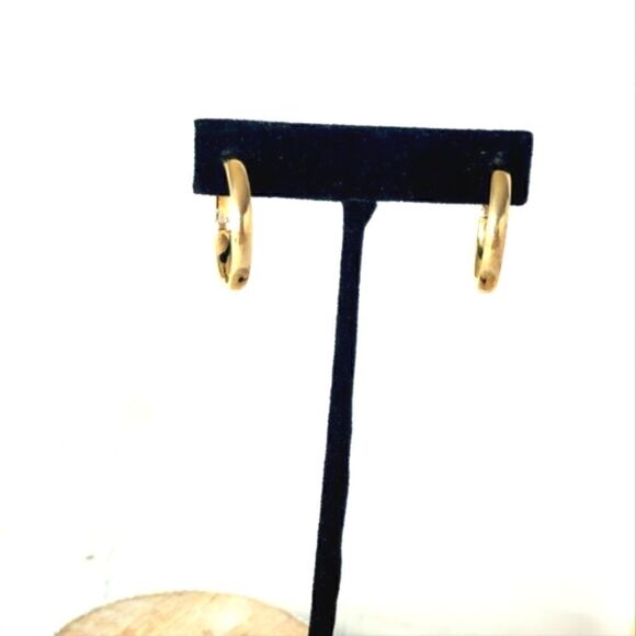 Vintage signed classic gold hoop earrings - Picture 5 of 7